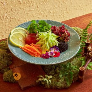 38. Salad Xoài Xanh Mè Đen